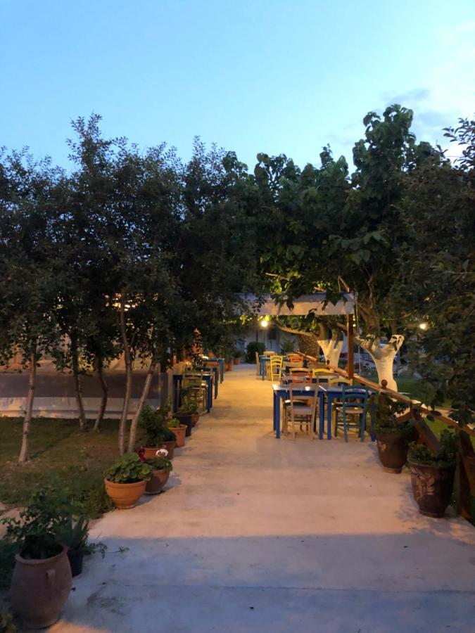 Gregory'S Village Platy Exterior photo