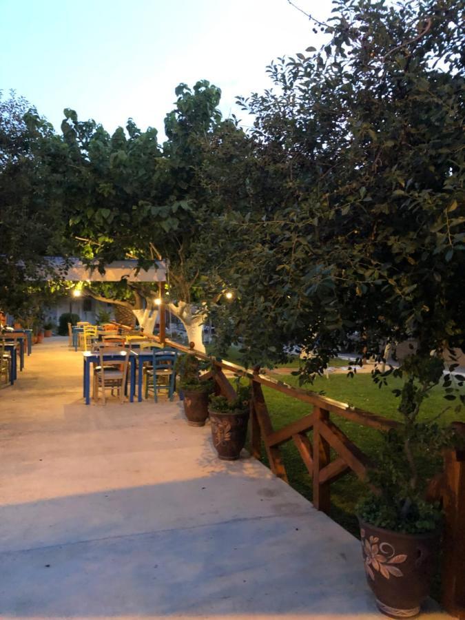 Gregory'S Village Platy Exterior photo