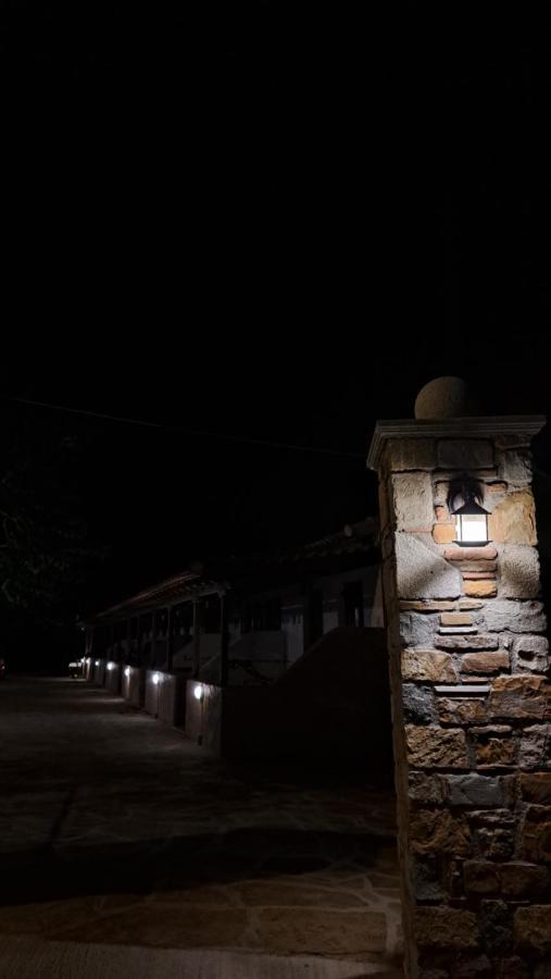 Gregory'S Village Platy Exterior photo